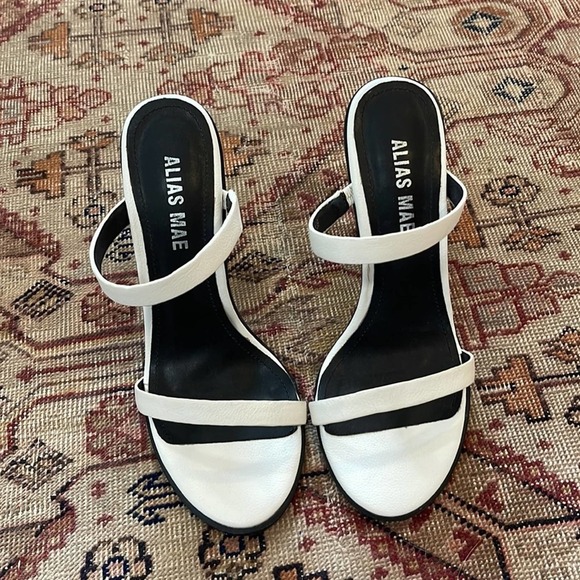 NWOT Alias Mae | Amine Mule in white size 39 - Picture 4 of 9